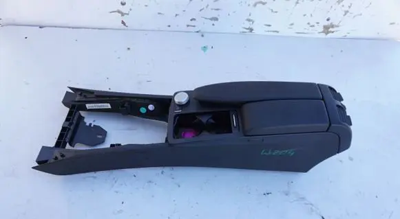 Mercedes-Benz C W204 Center console PODOKIETNIK