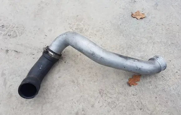 BMW 5 E39 Intercooler hose/pipe