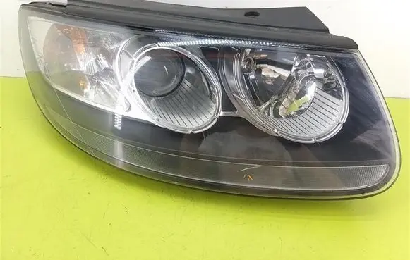 Hyundai Santa Fe Headlight/headlamp 921022B