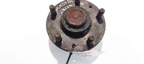 Mazda Premacy Rear wheel hub