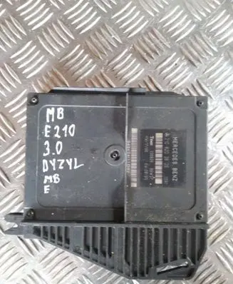 Mercedes-Benz E W210 Comfort/convenience module 2108203826 335626 96W37