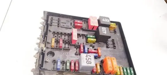 Volkswagen Touran I Fuse box set 1K0937809