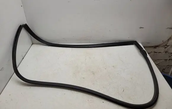 Audi TT Mk1 Front door rubber seal 