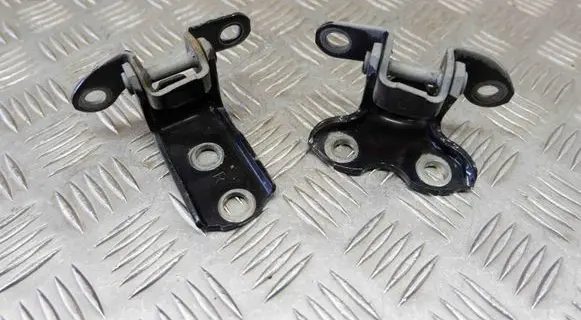 Toyota Urban Cruiser (XP110) Rear door hinge set 6877052031 6875020122 6875020121