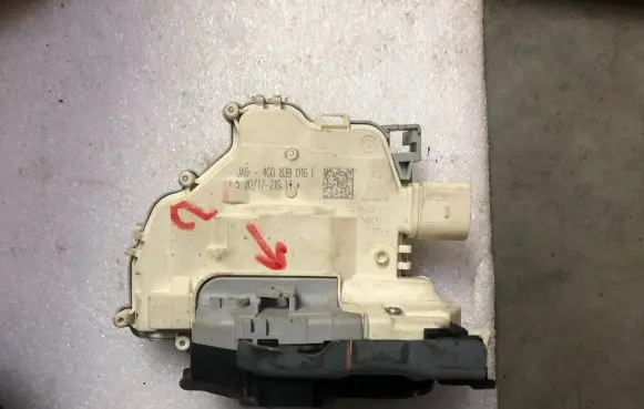 Audi Q7 4M Rear door lock 4G0839016 4G0839016F