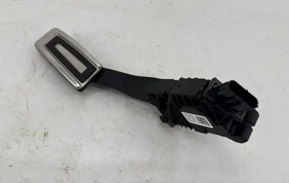Volkswagen Golf VII Accelerator throttle pedal 5Q2723503F