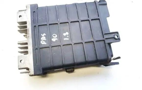 Volkswagen PASSAT B3 Engine control unit/module 0261200271 443907311d