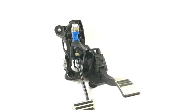 Ford Mustang VI Accelerator throttle pedal GR3C9F836AB 9F856 GR3C9F856AB