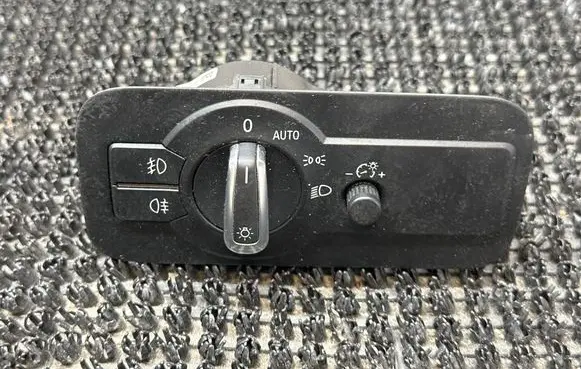 Volkswagen Touareg II Light switch 7P6941431D