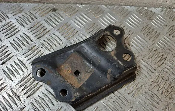 Toyota Avensis T270 Sway bar bush bracket, front 5225502010