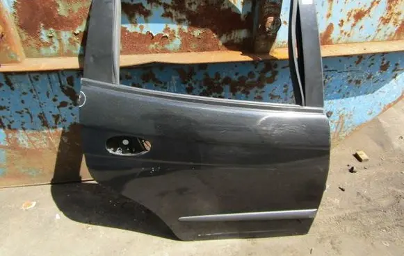 Chevrolet Rezzo Rear door 