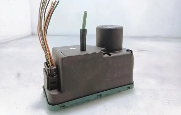 Volkswagen PASSAT B4 Vacuum pump 3A0962257