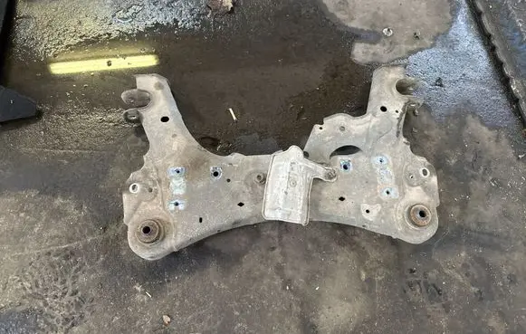 Renault Kangoo II Front subframe 
