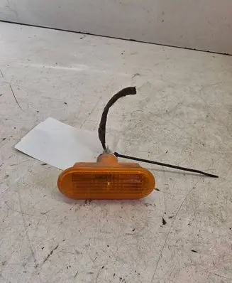 Ford Focus C-MAX Front fender indicator light 2S6A13K354AD