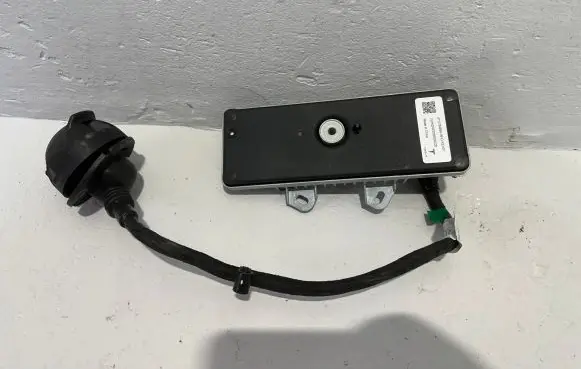 Tesla Model X Tow bar trailer control unit/module 1764896-99-D