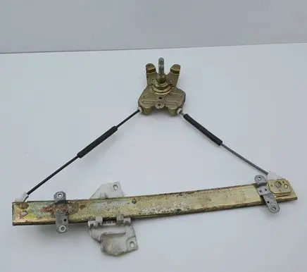 Mitsubishi Colt Front door manual window regulator