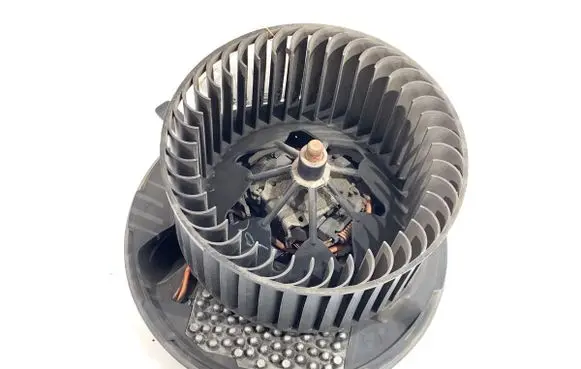 Volkswagen Jetta VI Heater fan/blower 3C0907521F