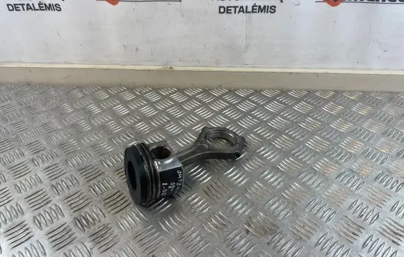 Subaru Outback Piston with connecting rod