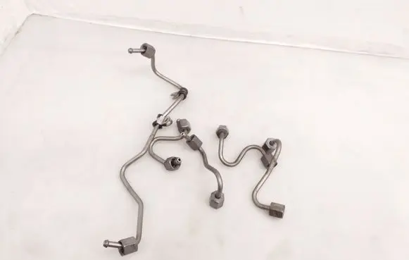 Mercedes-Benz C W205 Fuel injector supply line/pipe 