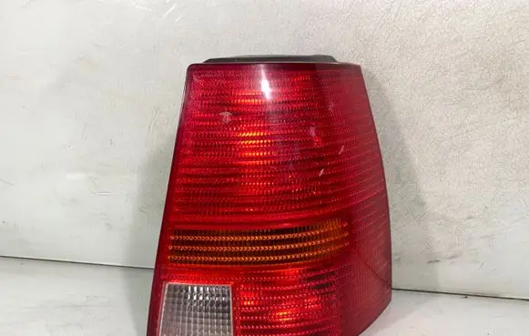 Volkswagen Golf IV Rear/tail lights 1j9945075q