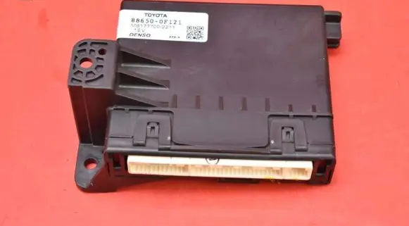 Toyota Corolla Verso E110 Engine control unit/module ECU 88650-0F121
