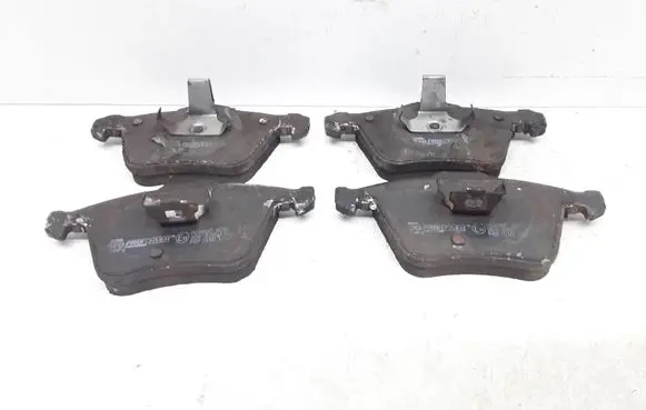 Volvo XC90 Brake pads (front) 