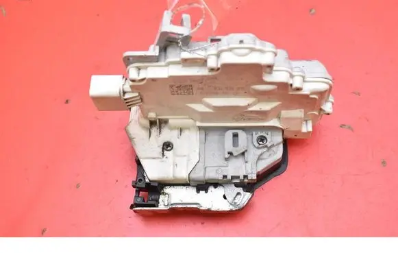 Audi A6 Allroad C7 Rear door lock 4G0839015