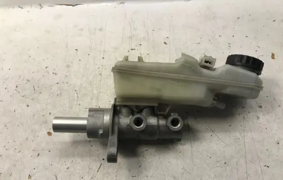 Toyota Verso Master brake cylinder 4720109570 0204255239