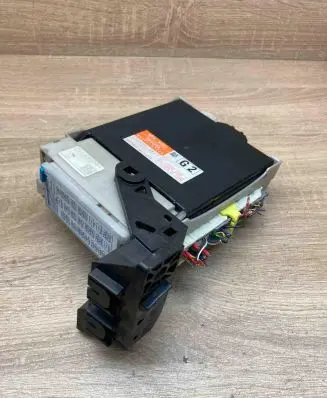 Toyota Prius (XW30) Fuse module 8922147300 2380003093