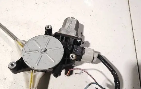 Honda FR-V Rear door window regulator motor 707160