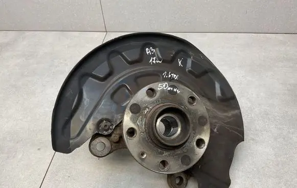 Front wheel hub