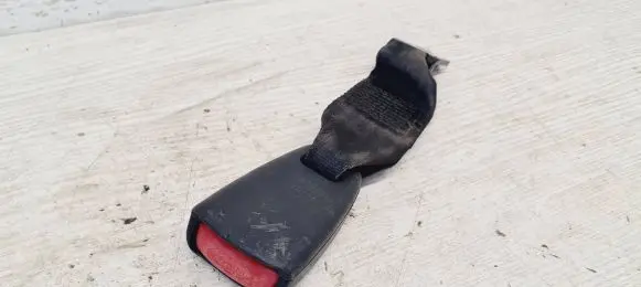 Mitsubishi Space Star Rear seatbelt buckle 313434