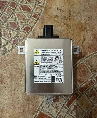 Mitsubishi Outlander Headlight ballast module Xenon D2SD2S200H 13T20971