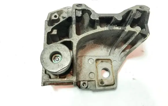 Volvo XC60 Engine mounting bracket 30681951 6G926P096BC