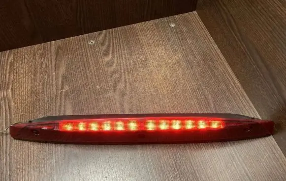 Mercedes-Benz Vito Viano W639 Third/center stoplight 6398260014