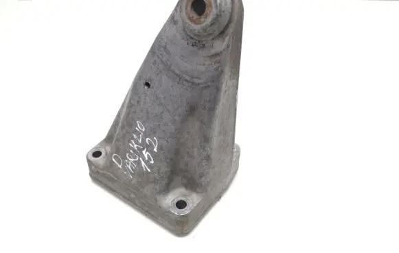 Mercedes-Benz E W211 Engine mounting bracket A6112230804
