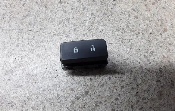 Chevrolet Camaro Central locking switch button 
