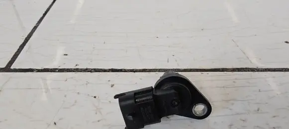 KIA Rio Camshaft position sensor 393502B030