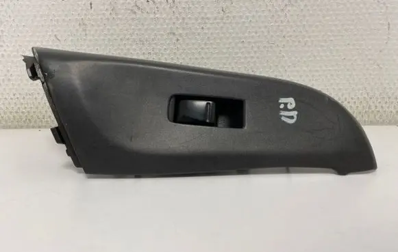 Nissan Almera N16 Electric window control switch 80960 BM520