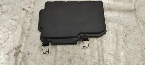 Mercedes-Benz GL X166 Fuse box cover A1665400182
