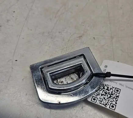 Audi Q7 4L Tie down hook / loop 8E0864203