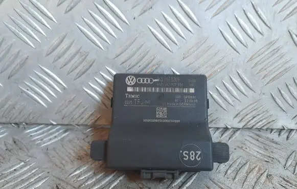 Volkswagen Caddy Gateway control module 1K0907530F 0325 1K0907951