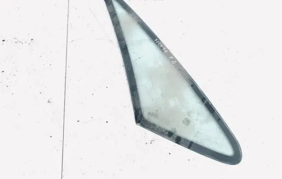 Citroen Xsara Picasso Front triangle window/glass 