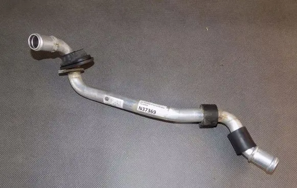 Volkswagen Touareg II Engine coolant pipe/hose 7P0819911D