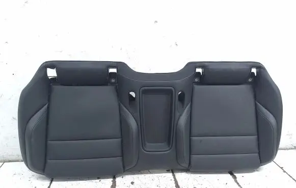 Porsche Taycan 9J1 Rear seat 7220026