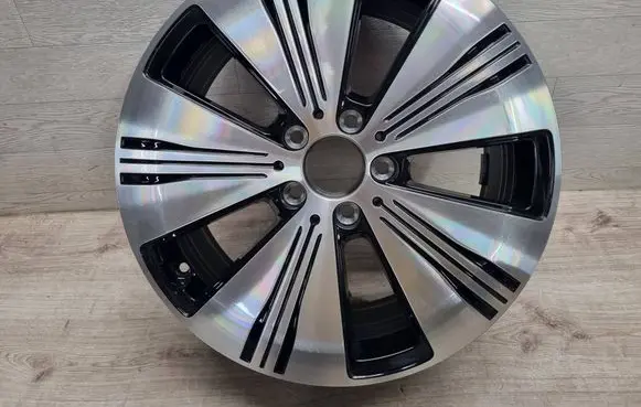 R18 alloy rim