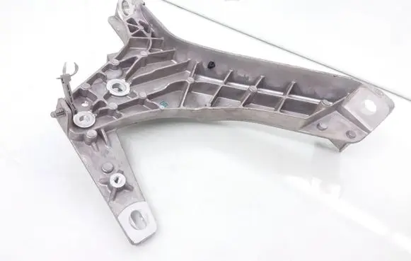 Polestar 2 Hybrid/electric vehicle battery bracket 32263392