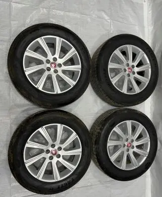Jaguar E-Pace R18 alloy rim 