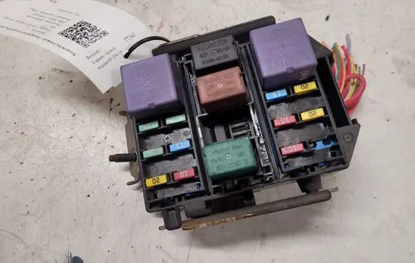 Renault Espace - Grand espace IV Fuse module 878929J 9074AF