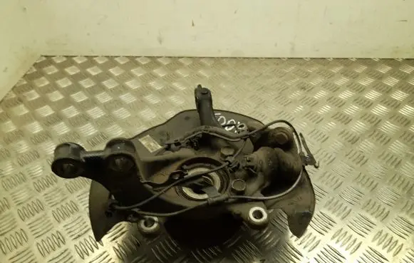Toyota Prius (XW50) Front wheel hub